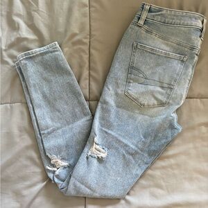 American Eagle Outfitters Light Wash Ripped Jeans